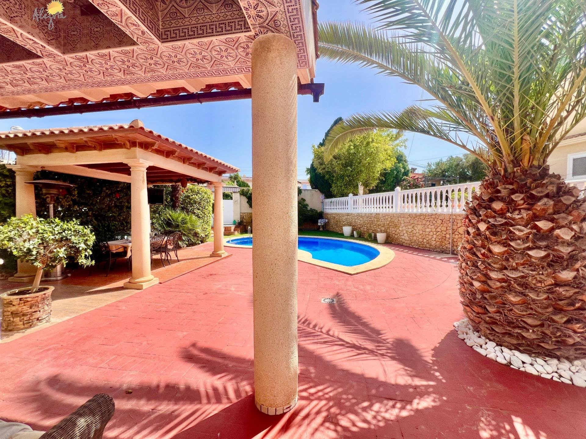 Willa w Torrevieja, Alicante, Hiszpania 3 sypialnie, 253 mkw. nr 127165