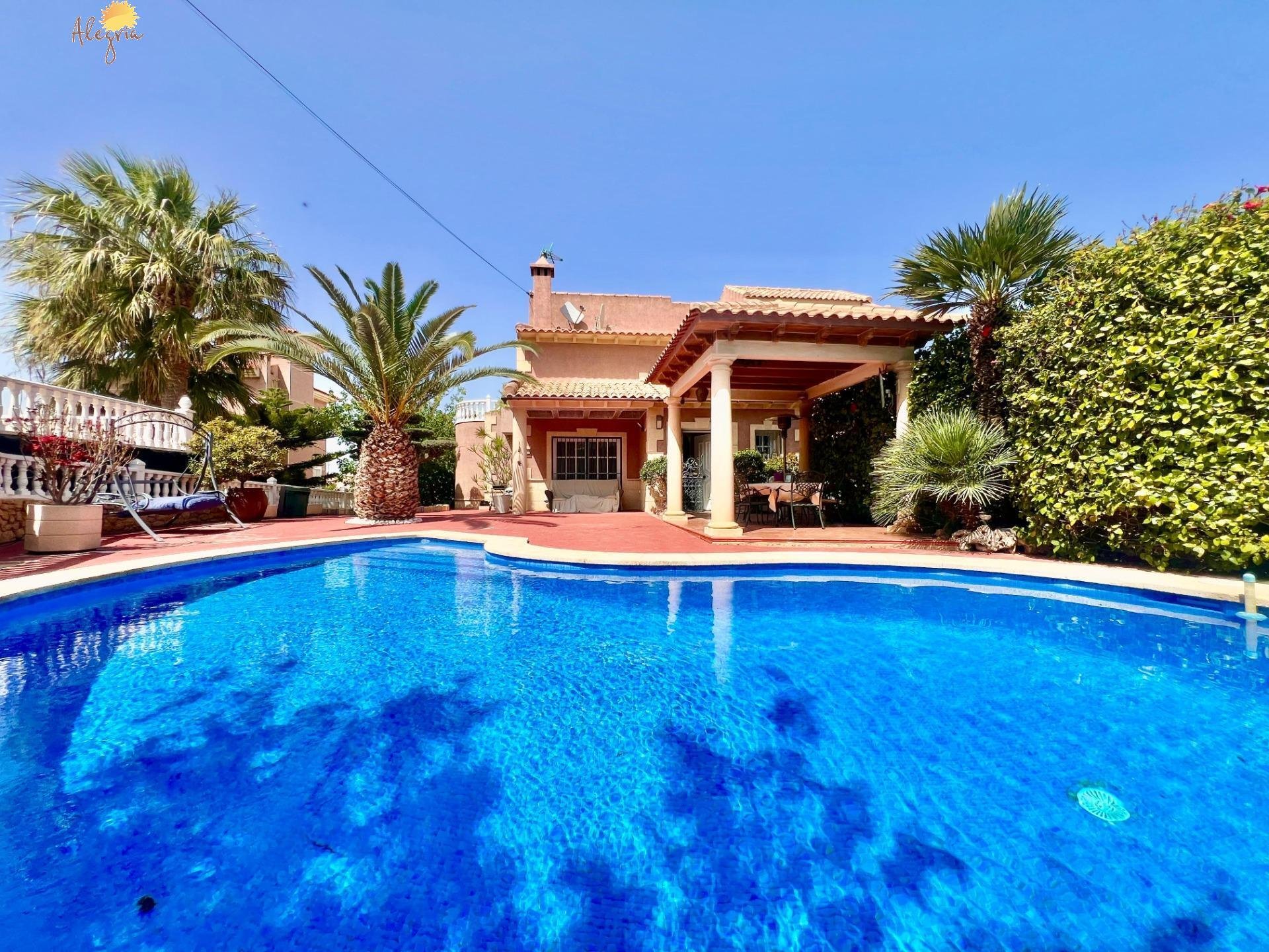 Willa w Torrevieja, Alicante, Hiszpania 3 sypialnie, 253 mkw. nr 127165