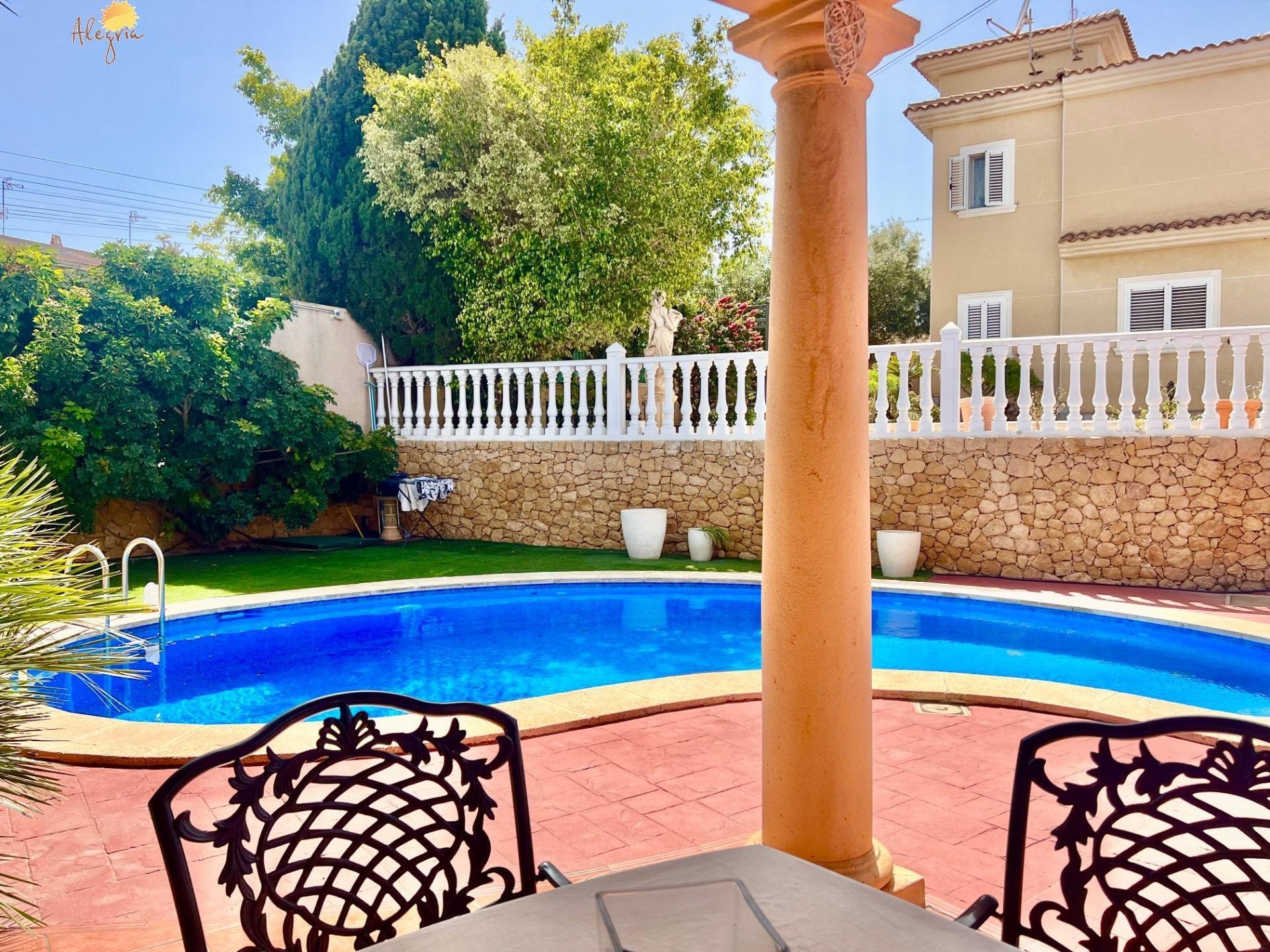 Willa w Torrevieja, Alicante, Hiszpania 3 sypialnie, 253 mkw. nr 127165