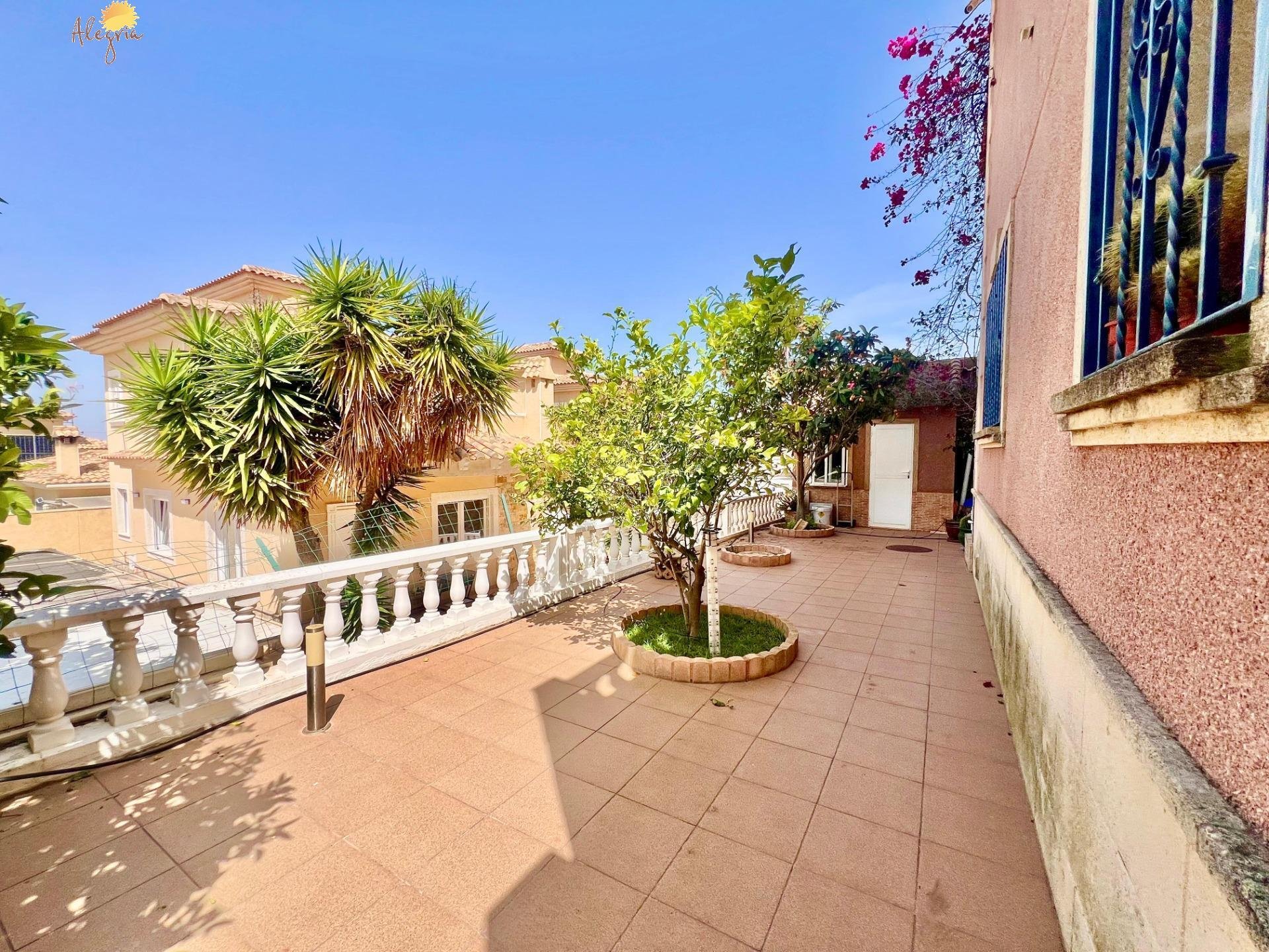 Willa w Torrevieja, Alicante, Hiszpania 3 sypialnie, 253 mkw. nr 127165