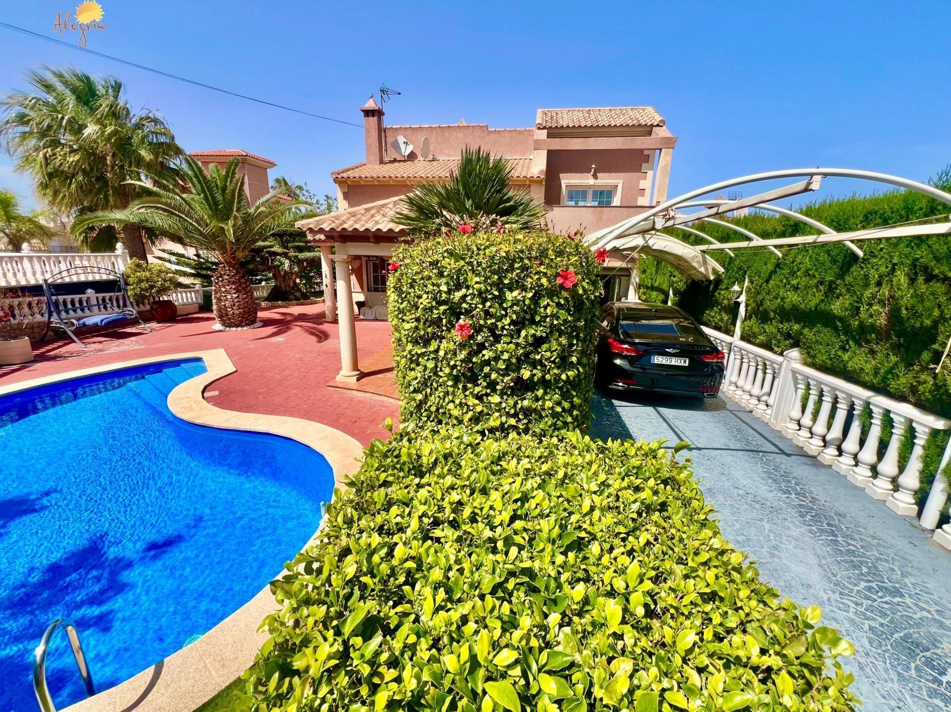 Willa w Torrevieja, Alicante, Hiszpania 3 sypialnie, 253 mkw. nr 127165