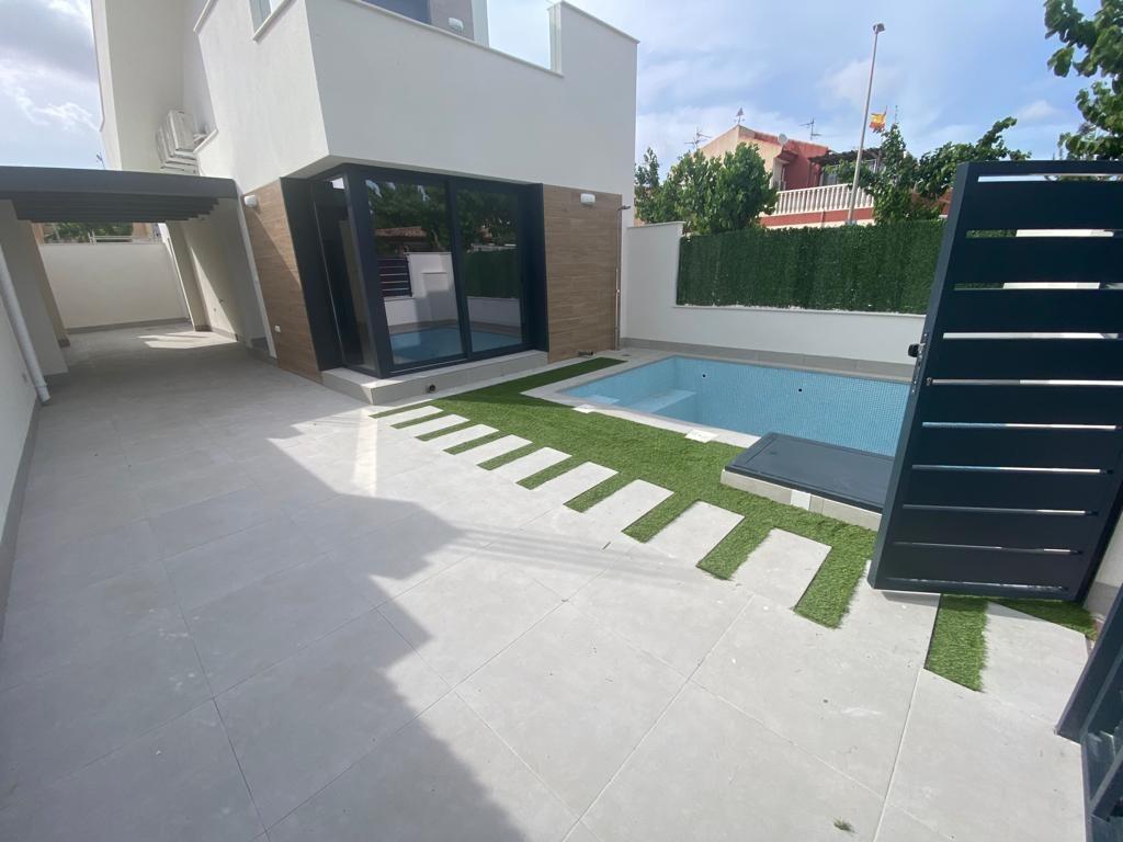 Villa in Los Alcazares, Murcia, Spain 3 bedrooms, 101 sq.m. No. 128543