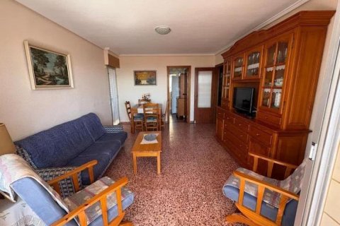 Apartment in Torrevieja, Alicante, Spain 2 bedrooms, 71 sq.m. No. 131475