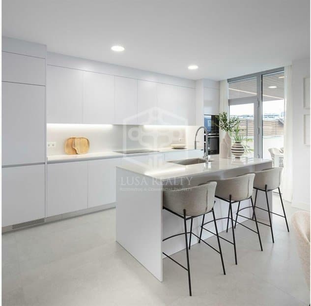 Apartment à Marbella, Malaga, Espagne 3 chambres, 227 m2 No. 128048