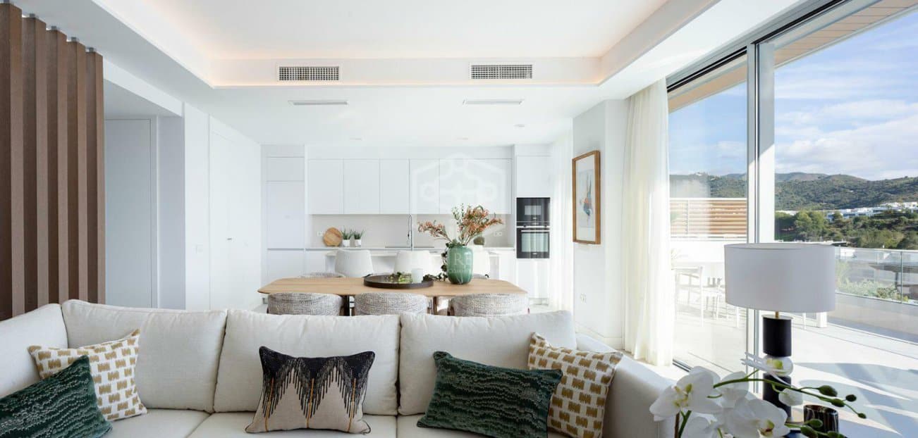 Apartment à Marbella, Malaga, Espagne 3 chambres, 227 m2 No. 128048
