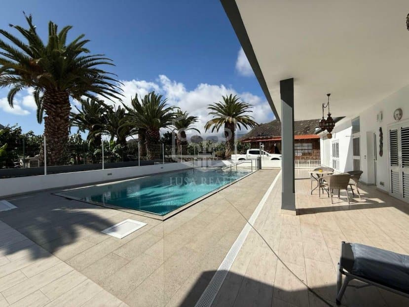 Villa a Arona, Tenerife, Spagna 5 camere da letto, 495 mq. N° 128050