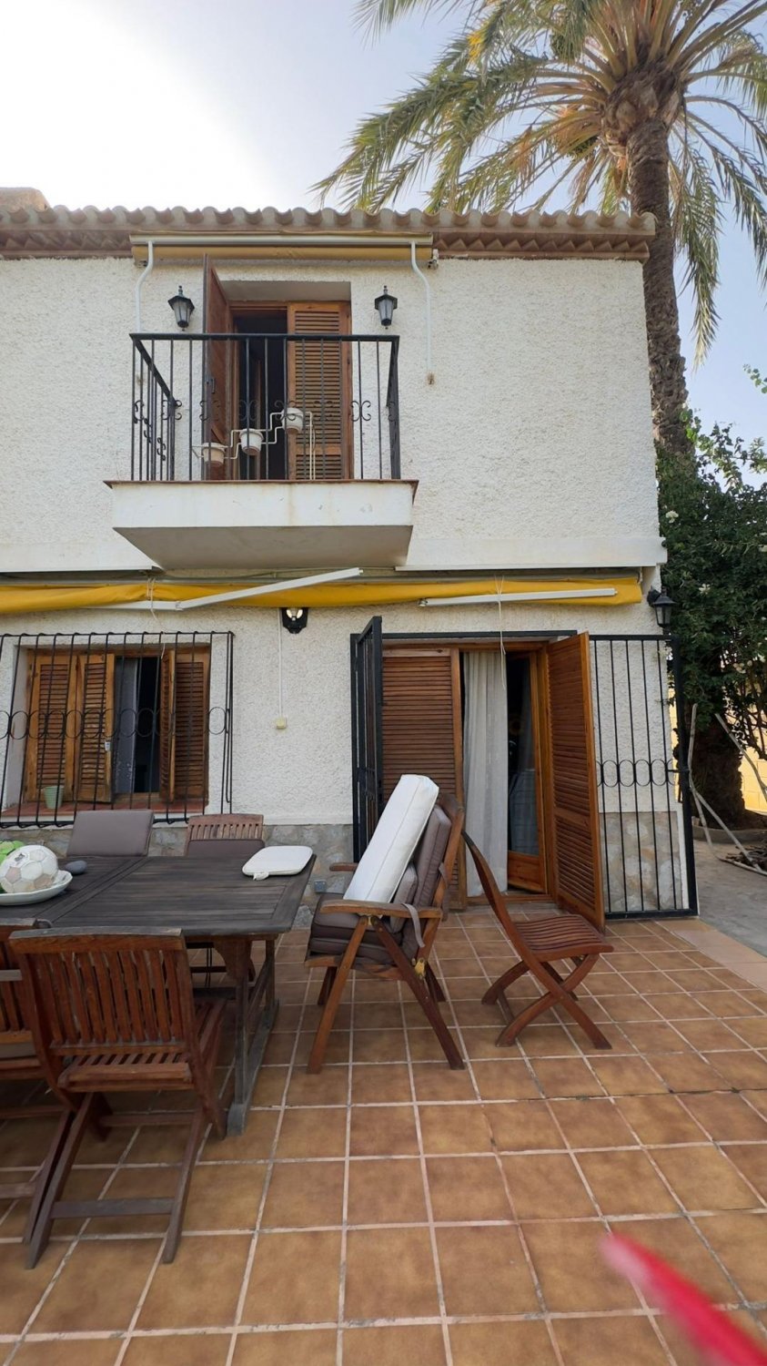 Villa in Punta Prima, Alicante, Spanien 4 Schlafzimmer, 360 m2 Nr. 131668