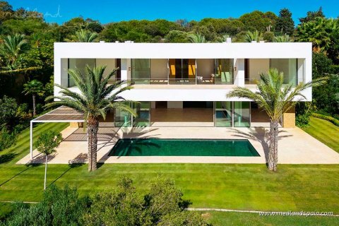 Villa in Casares, Malaga, Spain 5 bedrooms, 713 sq.m. No. 129144