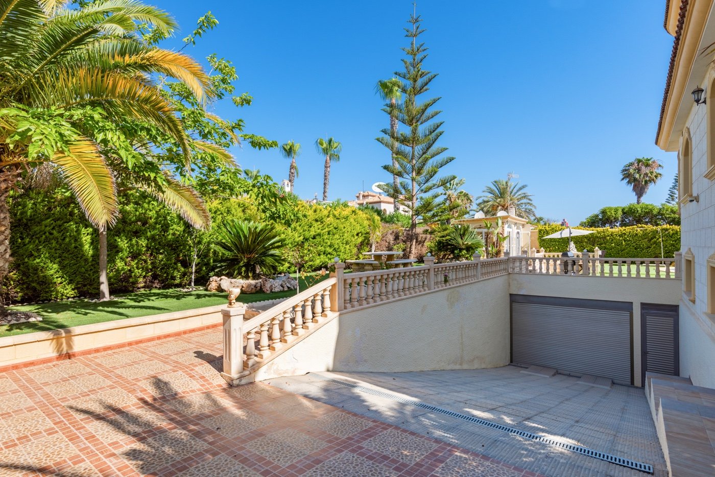 Villa i Playa Flamenca II, Alicante, Spanien 6 sovrum, 760 kvm. Nr. 125899