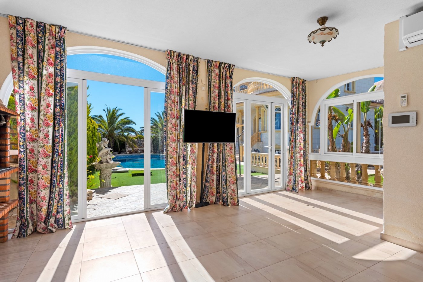 Villa i Playa Flamenca II, Alicante, Spanien 6 sovrum, 760 kvm. Nr. 125899