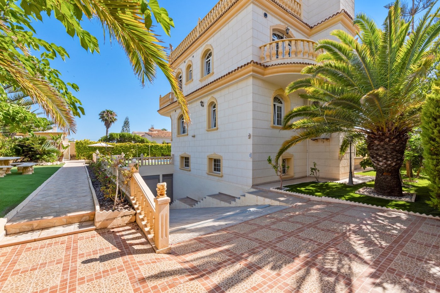 Villa i Playa Flamenca II, Alicante, Spanien 6 sovrum, 760 kvm. Nr. 125899