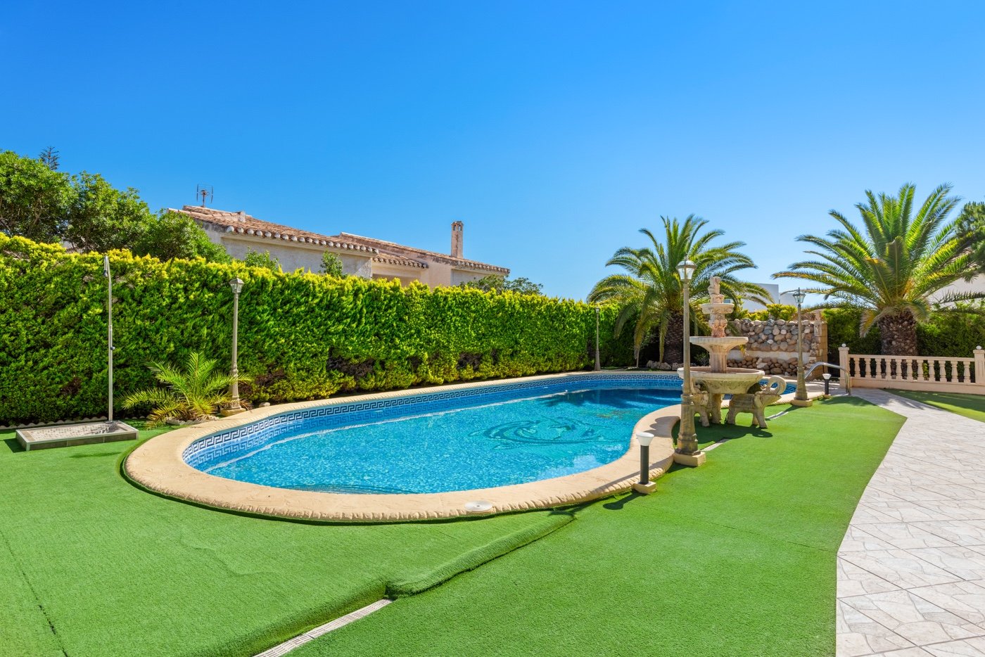 Villa i Playa Flamenca II, Alicante, Spanien 6 sovrum, 760 kvm. Nr. 125899