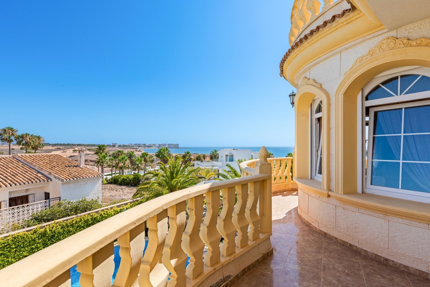 Villa i Playa Flamenca II, Alicante, Spanien 6 sovrum, 760 kvm. Nr. 125899