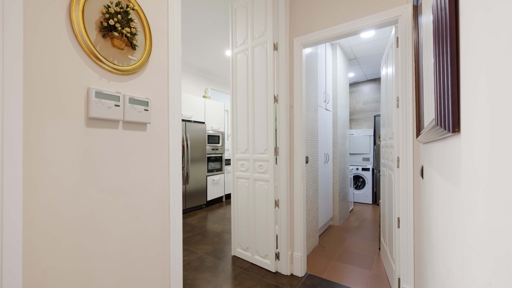 Apartment in Malaga, Spain 4 bedrooms, 284 sq.m. No. 120287