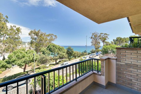 Kamienica w Lloret de Mar, Girona, Hiszpania 5 sypialni, 374 mkw. nr 130417