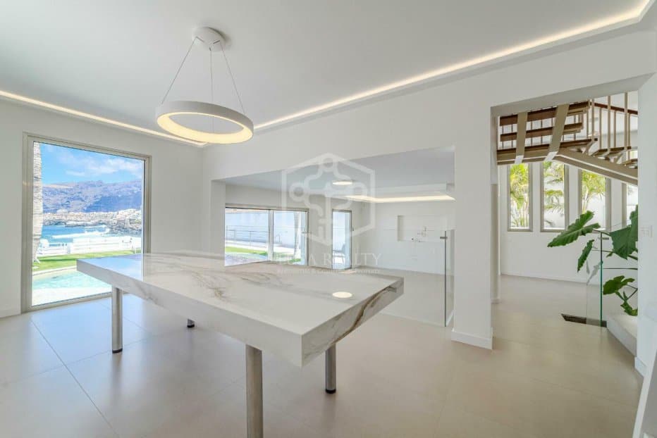 Villa in Santiago del Teide, Tenerife, Spanien 7 Schlafzimmer, 450 m2 Nr. 130894