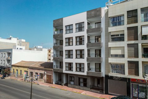 Apartamento en Guardamar del Segura, Alicante, España 3 dormitorios, 134 m2 No. 127817