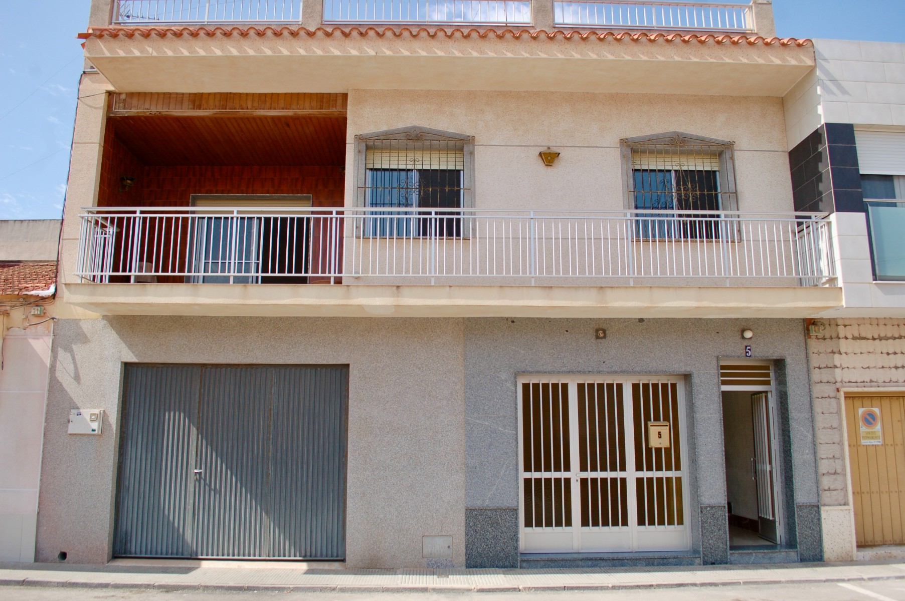 Radhus i San Pedro del Pinatar, Murcia, Spanien 6 sovrum,  Nr. 125968