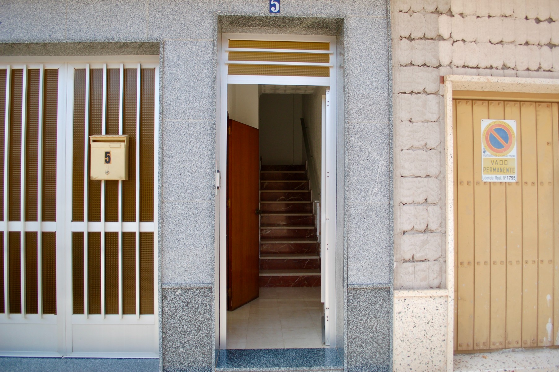 Radhus i San Pedro del Pinatar, Murcia, Spanien 6 sovrum,  Nr. 125968