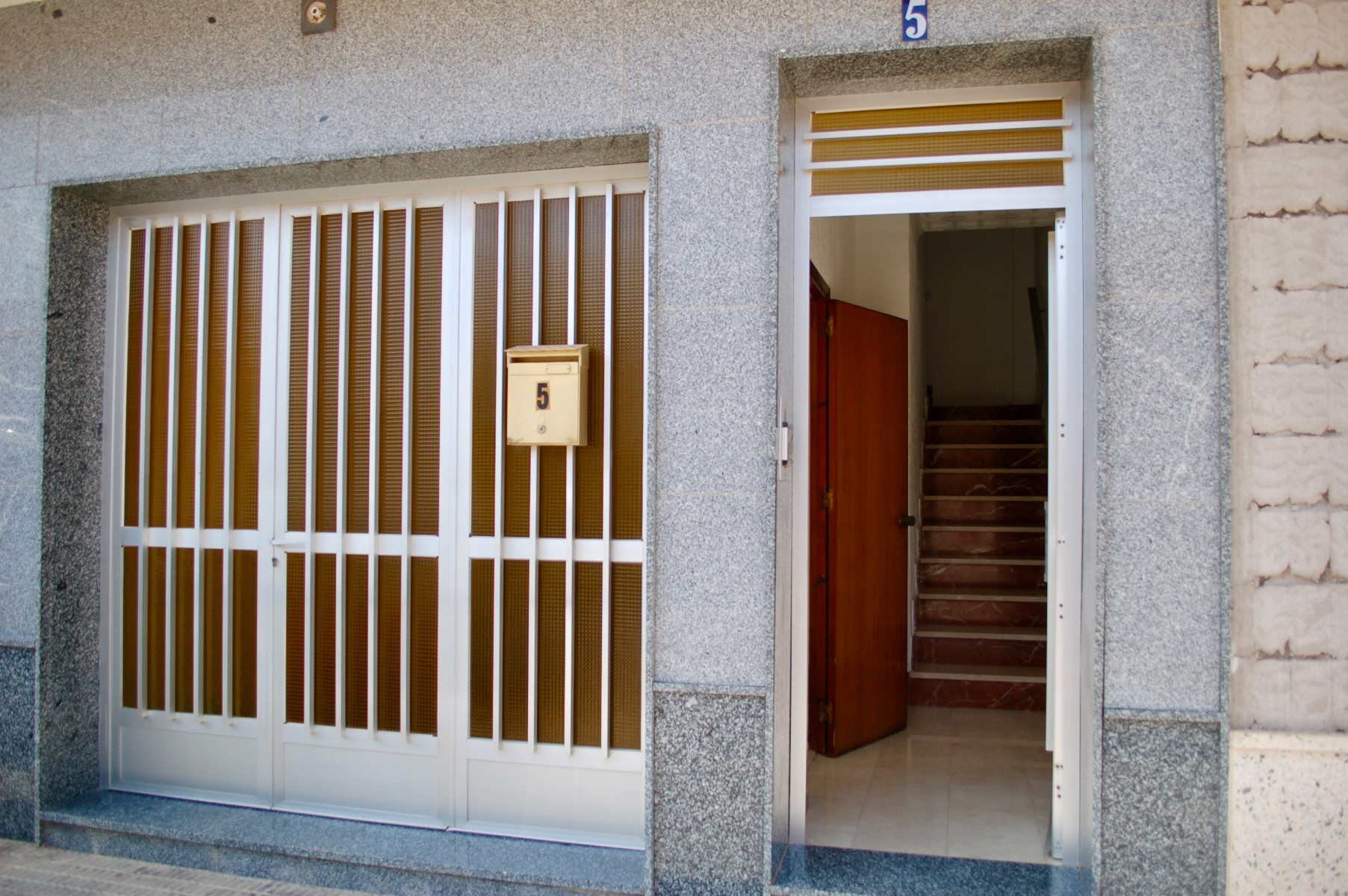 Radhus i San Pedro del Pinatar, Murcia, Spanien 6 sovrum,  Nr. 125968