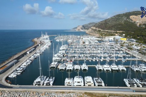Talo Castelldefels, Barcelona, Espanja 4 makuuhuonetta, 328 m2 No. 130344