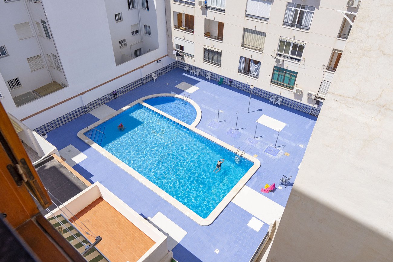 Apartment à Torrevieja, Alicante, Espagne 7 chambres,  No. 125075