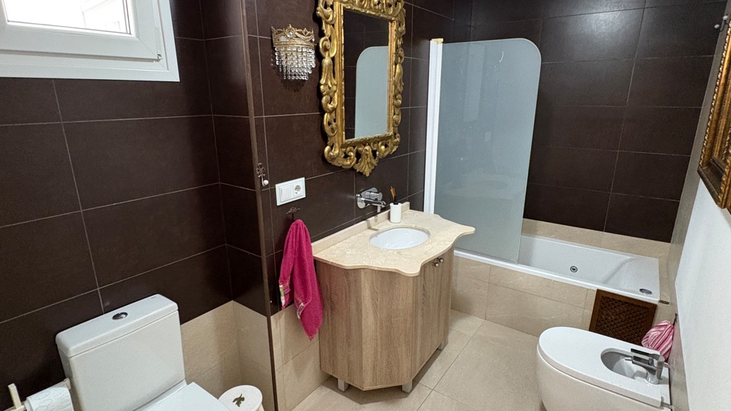 Apartment in Malaga, Spain 4 bedrooms, 172 sq.m. No. 120359