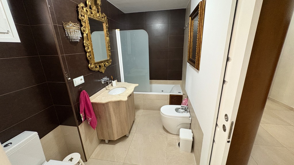 Apartment in Malaga, Spain 4 bedrooms, 172 sq.m. No. 120359